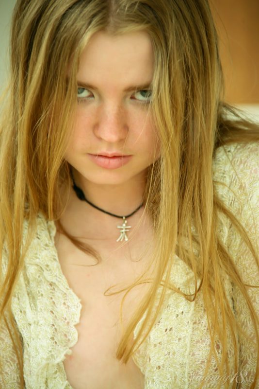 Avril – She’s an Angel