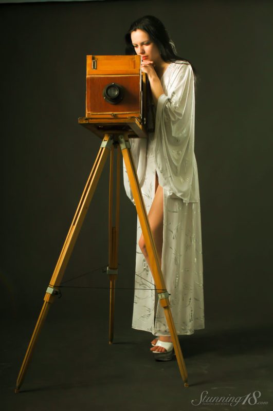 Evanthe – Antique Camera