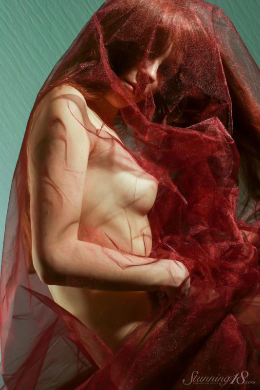 Llitia – Under the Cloth