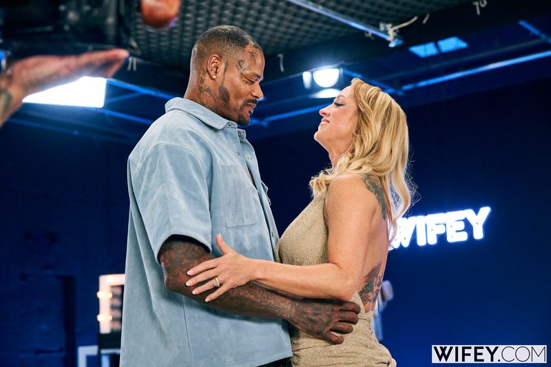 Swamp Barbee and Bruce: Gorgeous Cowgirl Reveals Her Face For The First Time